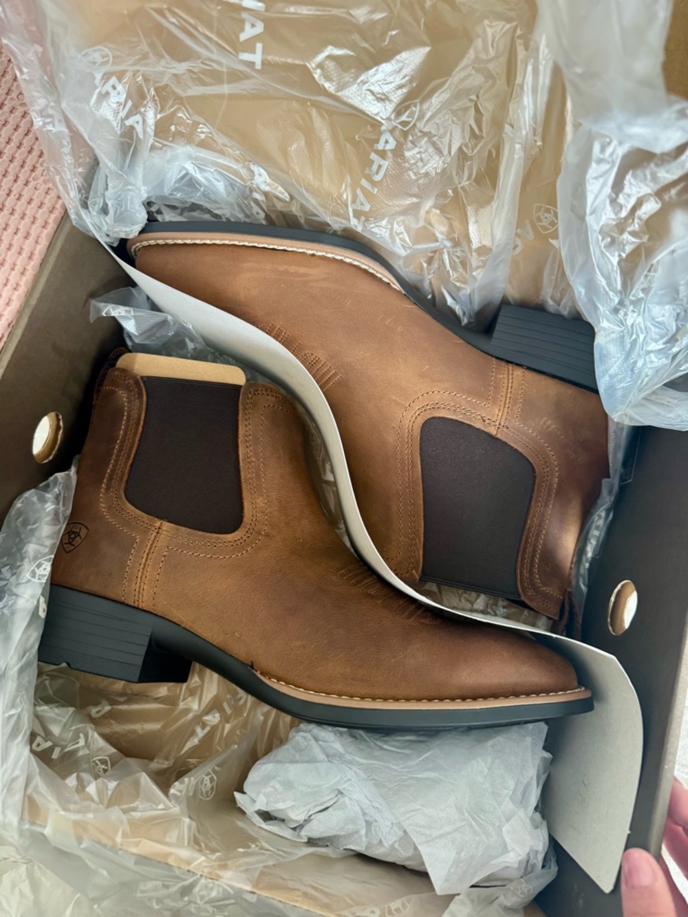 Ariat Booker Ultra Leather Ankle Boots
